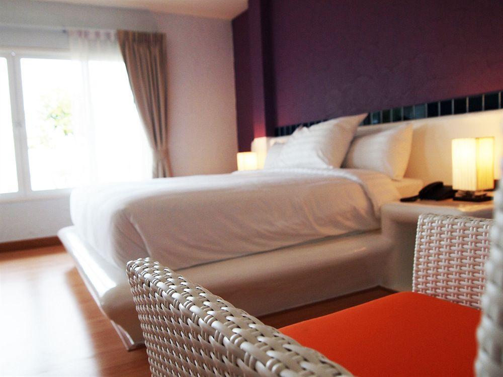 Oyo 626 The Chalet Phuket Resort Cape Panwa Екстер'єр фото