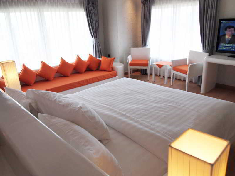 Oyo 626 The Chalet Phuket Resort Cape Panwa Екстер'єр фото