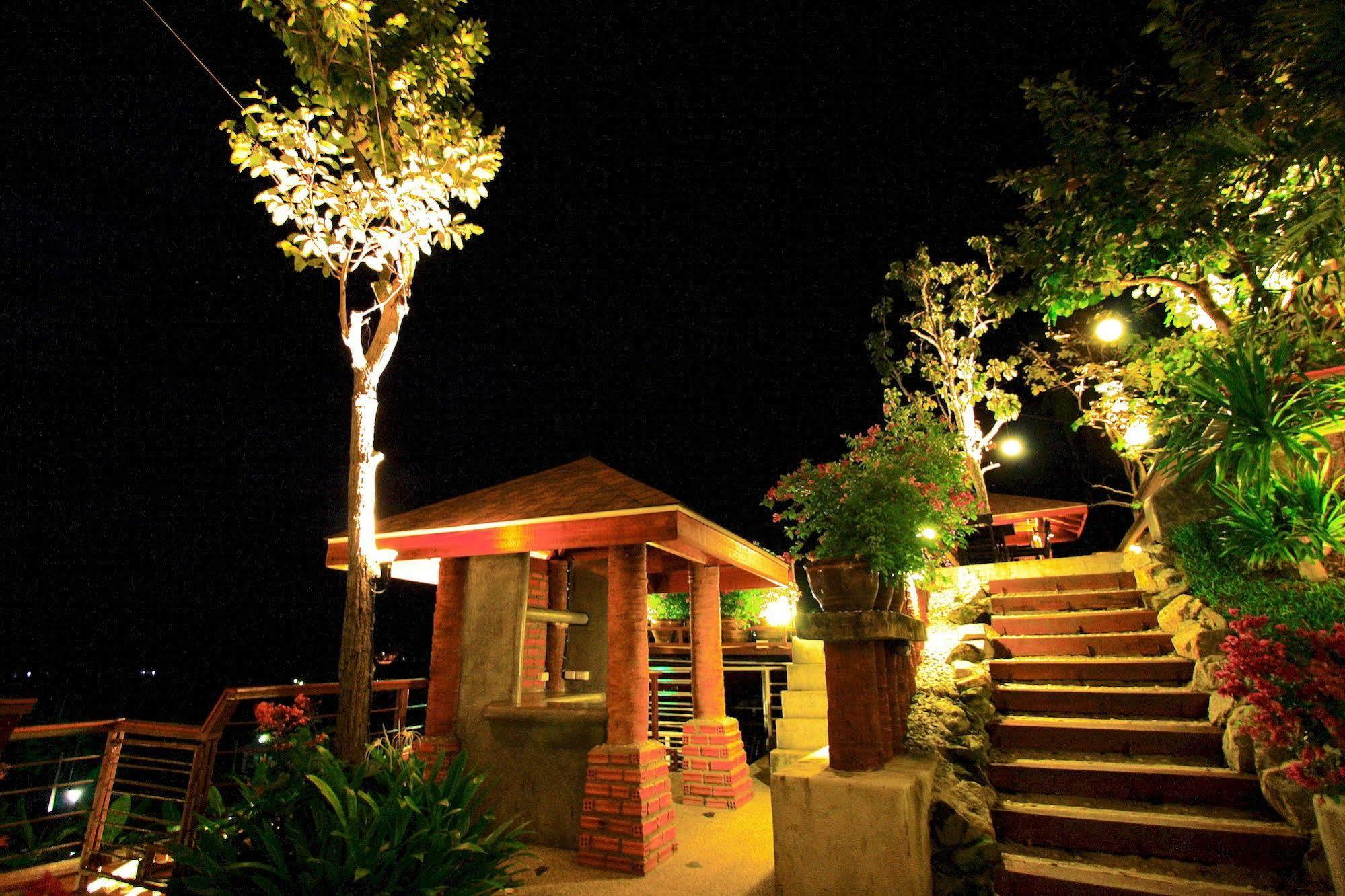 Oyo 626 The Chalet Phuket Resort Cape Panwa Екстер'єр фото