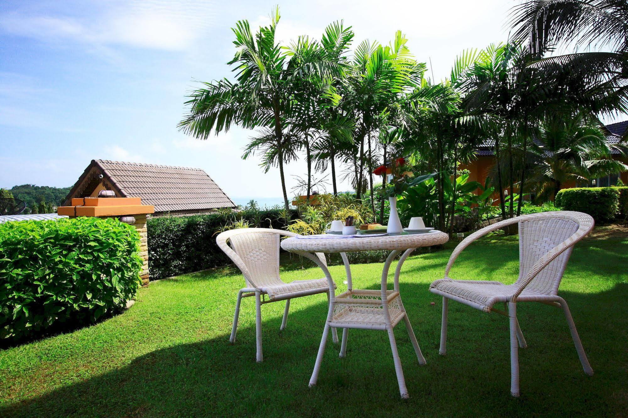 Oyo 626 The Chalet Phuket Resort Cape Panwa Екстер'єр фото