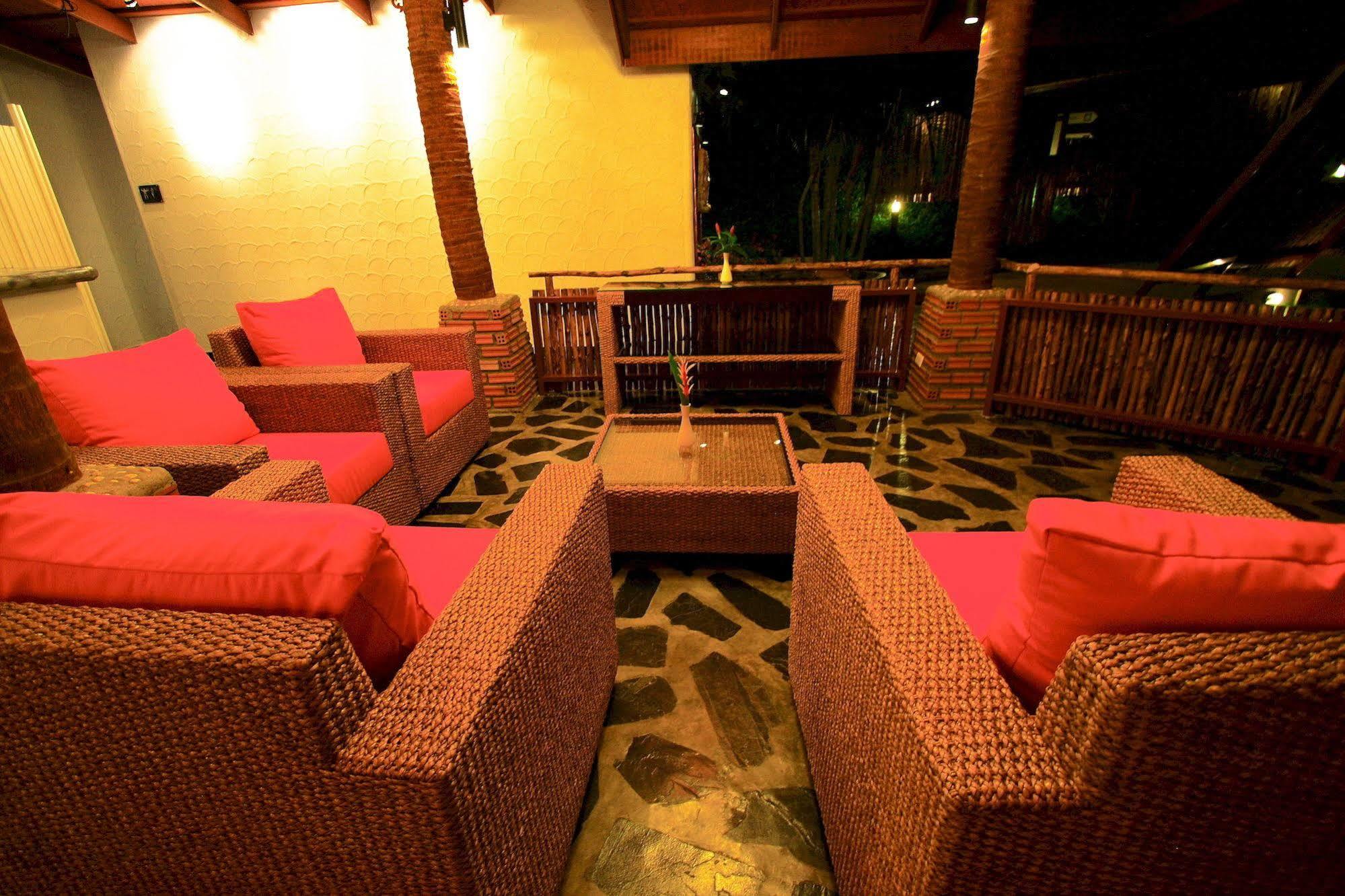 Oyo 626 The Chalet Phuket Resort Cape Panwa Екстер'єр фото