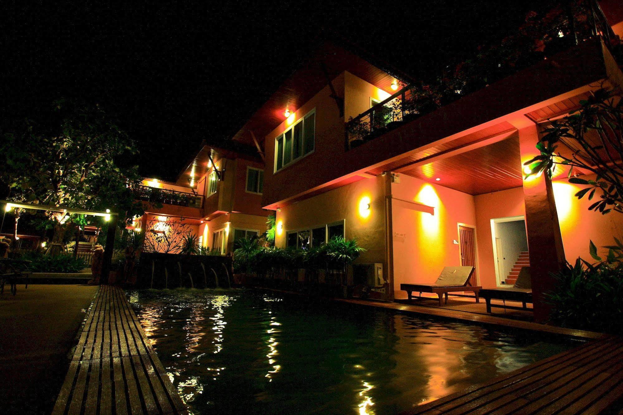 Oyo 626 The Chalet Phuket Resort Cape Panwa Екстер'єр фото